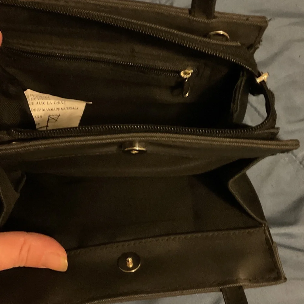 Chic Black Mini Bag with Heart Charm - Picture 2 of 6